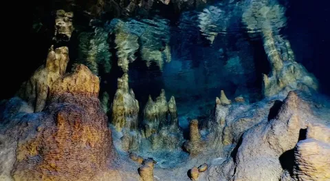 Hatay'ın su altı mağarası dalış tutkunlarını ağırlıyor