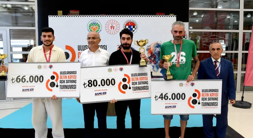 8. Uluslararası Altın Kayısı Satranç Turnuvası Sona Erdi
