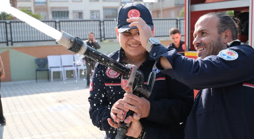 Adana'da Özel Gereksinimli Ahmet, 1 Günlüğüne İtfaiye Eri Oldu