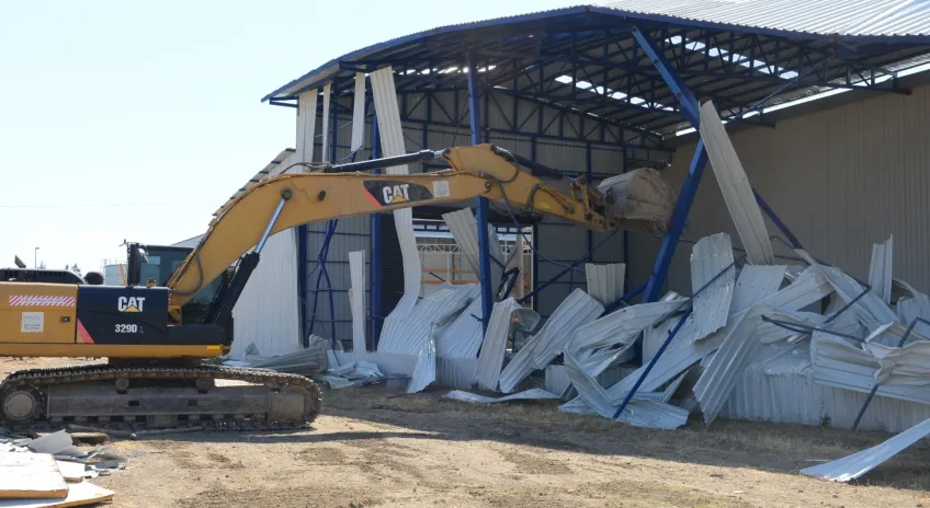 Akçalar’da 2 Kaçak Yapı Yıkıldı