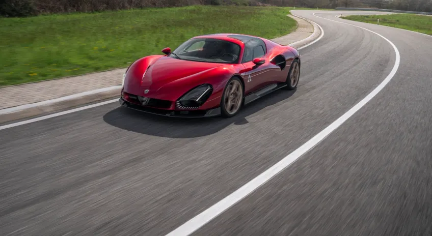 Alfa Romeo’nun Yeniden Doğan Efsane Modeli 33 Stradale Kuzey Amerika’da Sahne Aldı!