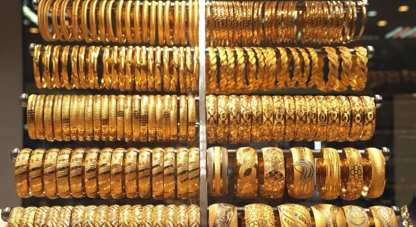 Altın piyasası yeni haftaya dalgalı başladı