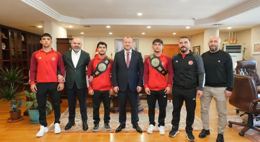 Amasyalı dünya şampiyonu güreşçilerden RTÜK’e ziyaret