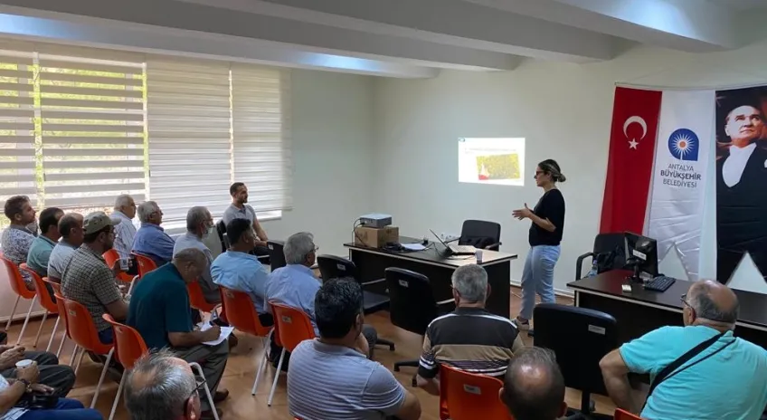 Antalya Büyükşehir’den Üreticiye Eğitim Desteği