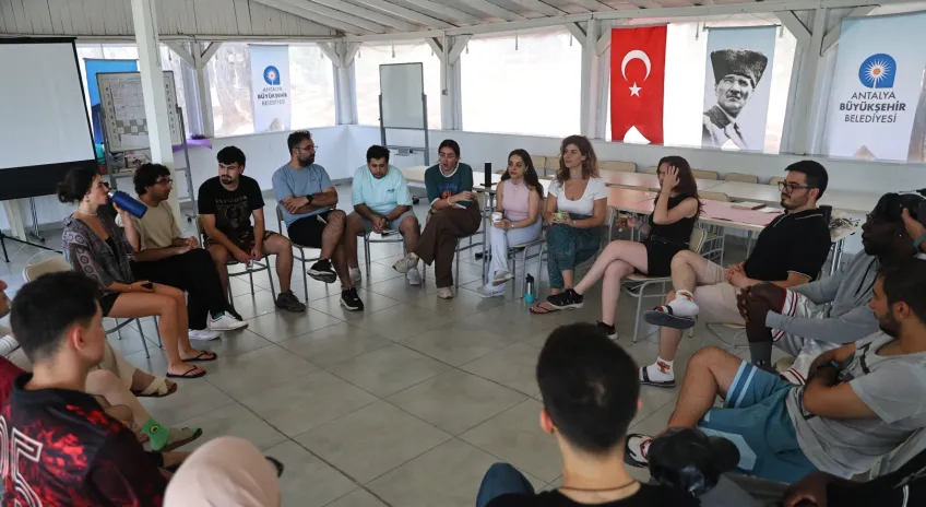 Antalya'da Doğu-Batı Kampı ile Gençler Buluştu   