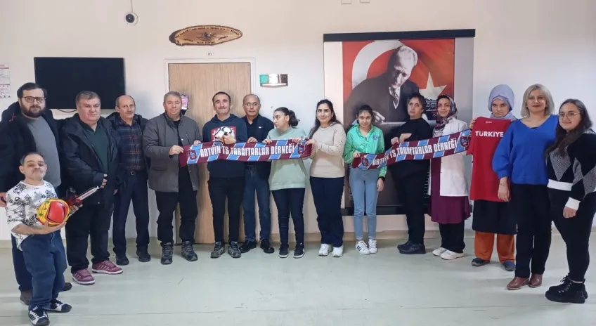 Artvin Trabzonspor Taraftarlar Derneğinden özel gereksinimli bireylere anlamlı ziyaret