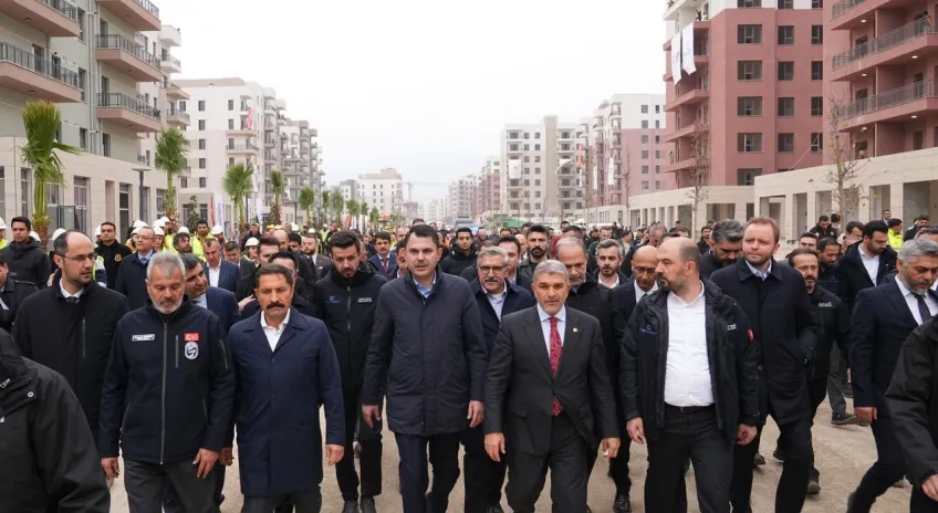 Bakan Kurum: “Asrın inşasıyla Hatay yeniden çiçek açıyor”