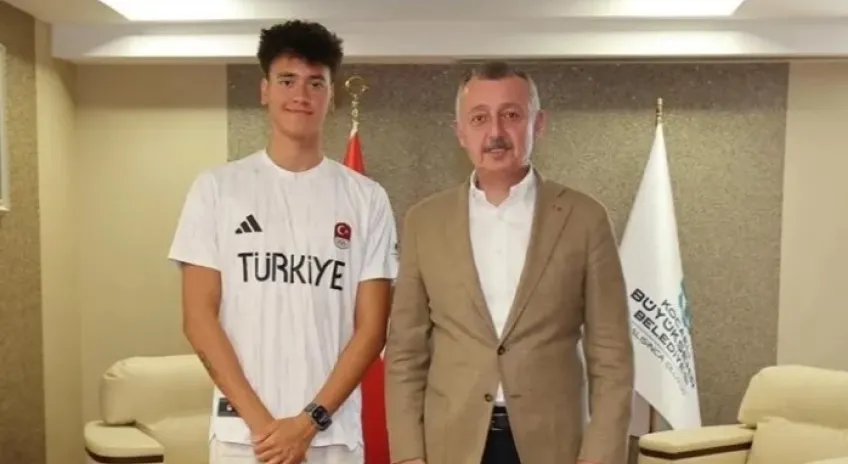 Başkan Büyükakın’dan İzmitli Şampiyona Tebrik