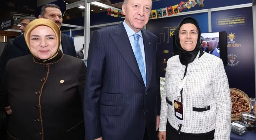 Başkan Sekmen, Kadın Zirvesi’nde İbradı’yı Cumhurbaşkanına tanıttı