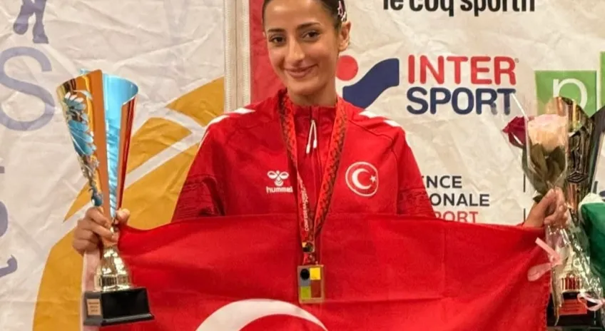 Bursa Büyükşehir Belediyesporlu Nazmiye Ak Dünya 3.sü Oldu