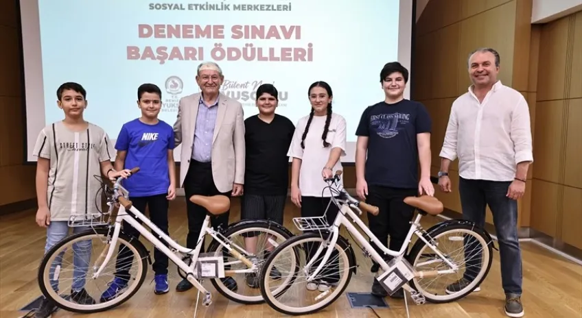 Büyükşehir, Başarılı Öğrencileri Ödüllendirdi