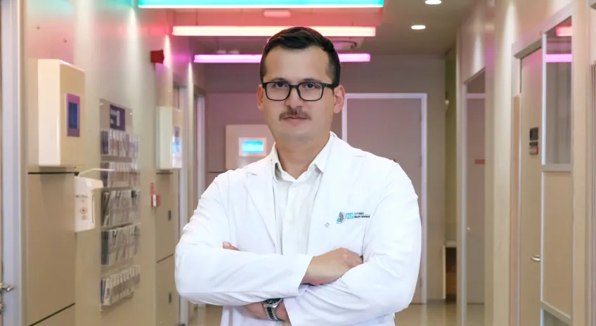 Cep Telefonu Kamburluğu: Yeni Neslin Sessiz Tehlikesi!