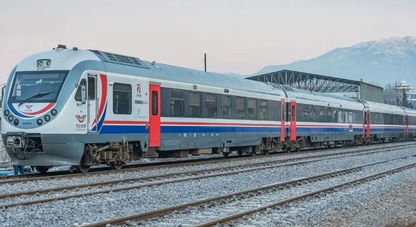 Demiryolunda yoğun sefer trafiği