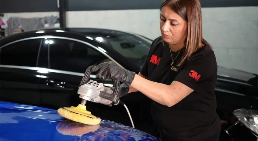 “Erkeklerin işine kadın dokunuşu: Antalya’nın usta boyacısı”