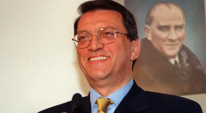 Eski Başbakan Mesut Yılmaz kabri başında anılacak