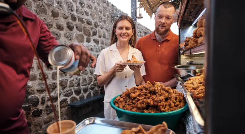 Eski Dubai’deki Kültürel Yemek Turları, Dünyanın En İyi Deneyimlerinden Biri Olarak Seçildi