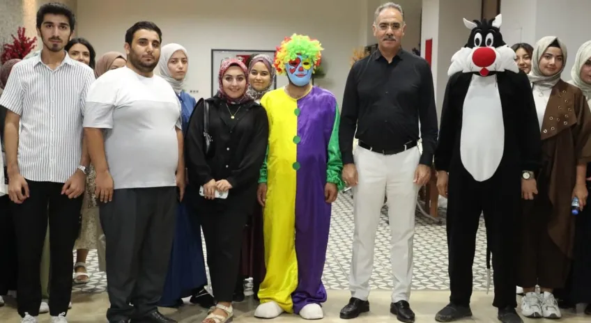 Eyyübiye Belediye Başkanı Kuş, üniversiteye yerleşen gençlerle buluştu