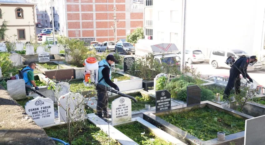 Giresun Belediyesi Mezarlıklar Müdürlüğü tarafından genel temizlik yapıldı