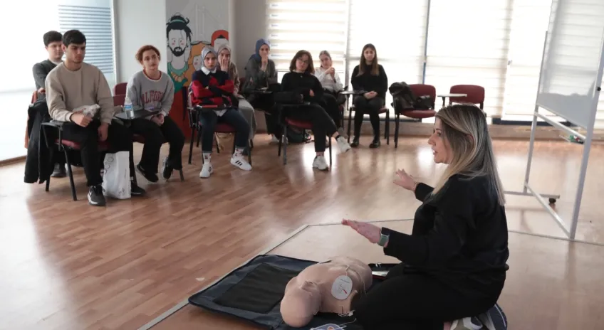 İBB Gençlik Ofisleri’nde Yeni Dönem Eğitimleri Başlıyor