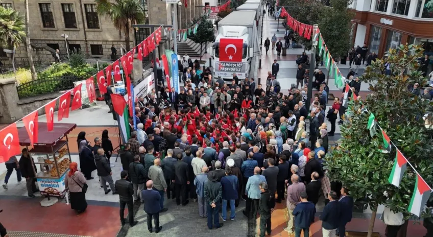 Kardeşlik Tırları Trabzon’dan Gazze’ye Yolculuğa Çıktı
