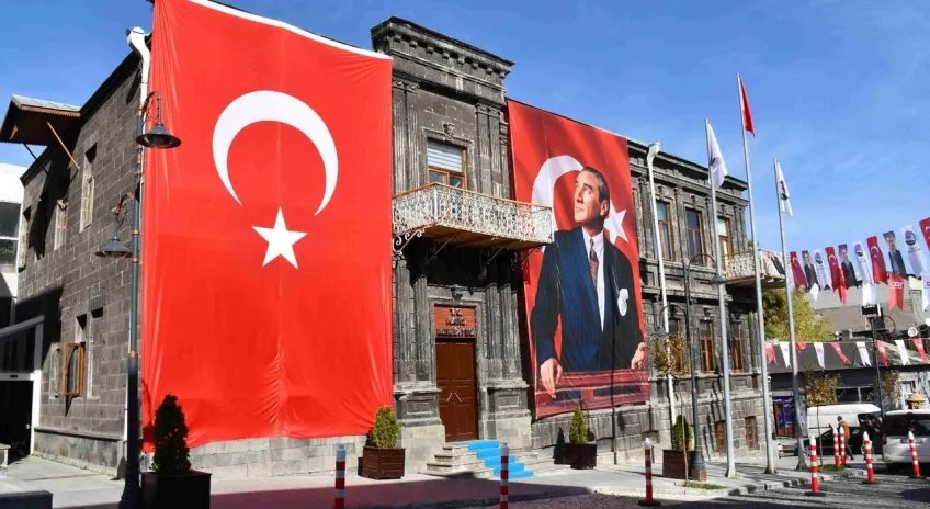 Kars Belediyesi’nden 102. yıla özel kutlama