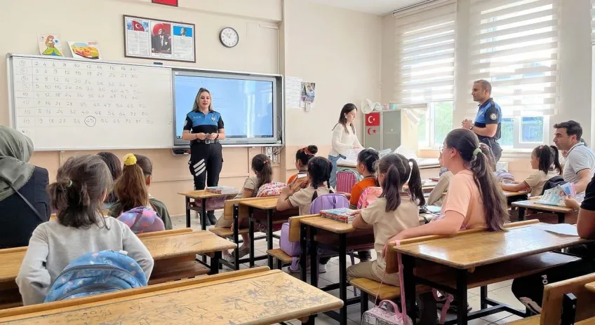 Kars Emniyet Müdürlüğü’nden öğrencilere güvenlik eğitimi desteği