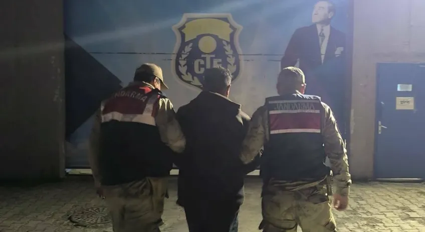 Kars'ta dolandırıcılık suçundan 7 yıl 6 ay kesinleşmiş hapis cezası bulunan şahıs yakalandı