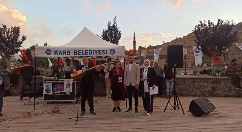 Kars’ta “Sözün ve Sazın İzinde: Âşıklar ve Şairler Şöleni” düzenlendi