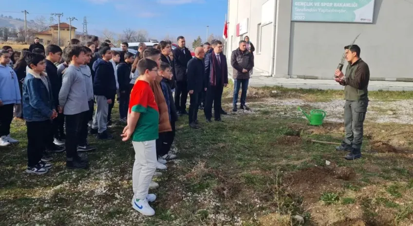 Kemer’de insan hakları için fidanlar dikildi