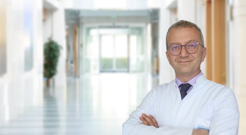 Kireçlenmeye Karşı Kalıcı Çözüm: Protez Cerrahisi