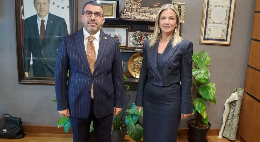 Kızılay Kars Şube Başkanı Kübra Hüryurt’tan vekil Adem Çalkın’a ziyaret