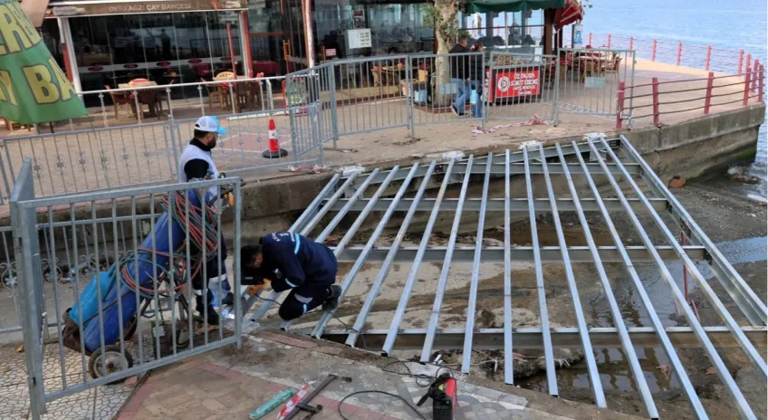 Kocaeli Değirmendere sahiline yeni yaya geçiş köprüsü