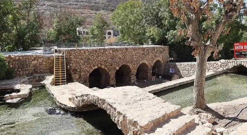Mardin’de 1500 yıllık mozaik gün yüzüne çıktı