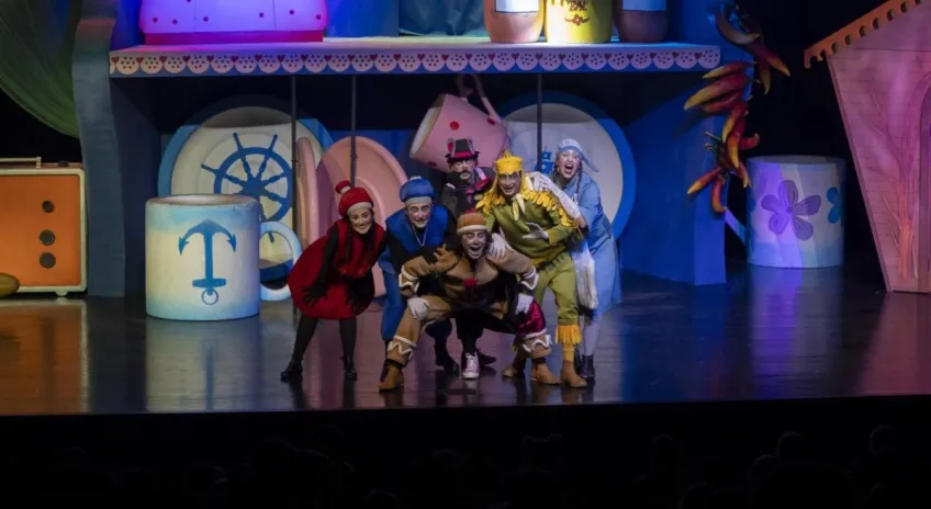 Mersin Şehir Tiyatrosu'ndan Rekor Başarı: 'Bisküvi Adam' ile 48 Binden Fazla Çocuğa Ulaşıldı!