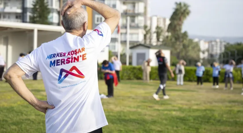 Mersin’de Sahilde Sabah Sporu Geleneği Sürüyor