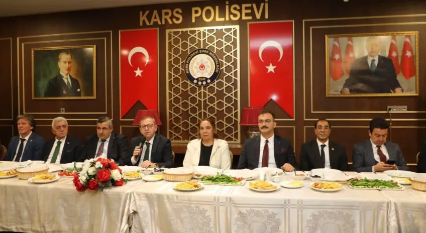 Muhtarlar Günü Kars'ta kutlandı Vali Ziya Polat, muhtarlarla kahvaltıda buluştu