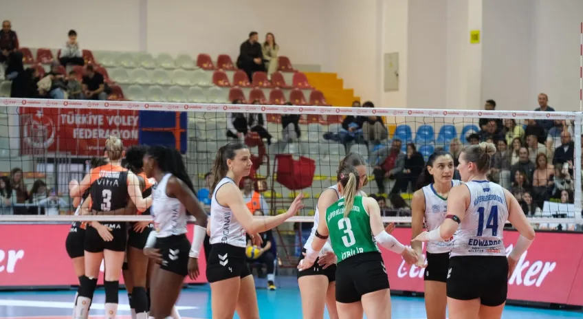 Nilüfer Belediyespor Eker, Eczacıbaşı Dynavit'i 3-1 Mağlup Etti