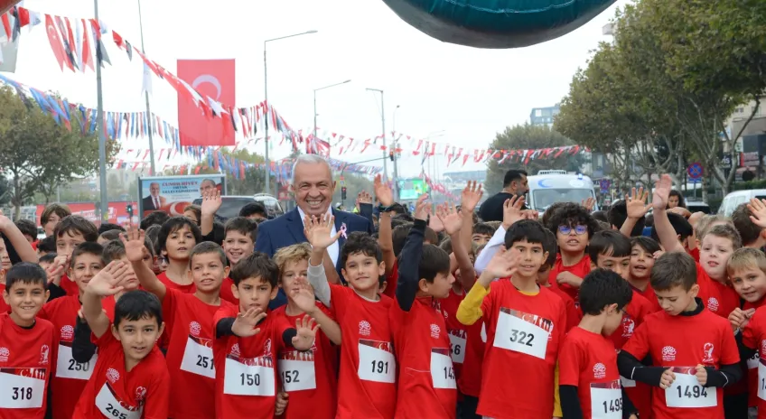 Nilüfer’de Binden Fazla Öğrenci Cumhuriyet İçin Koştu