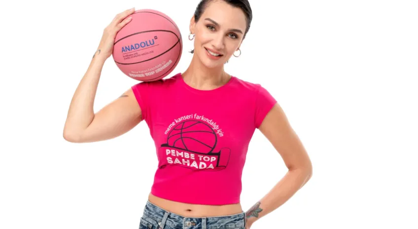 Pembe Top 12. Kez Sahada