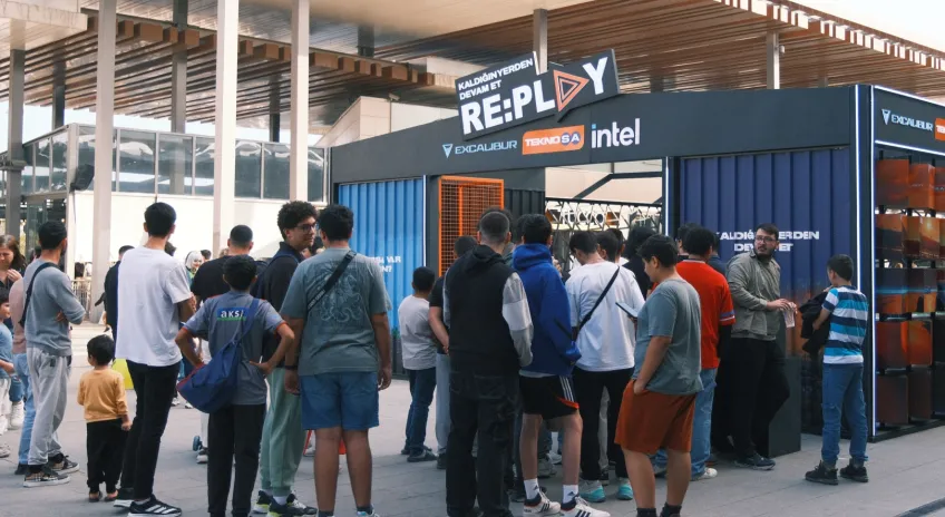 RE:PLAY Fırtınası Adana’da Esti 