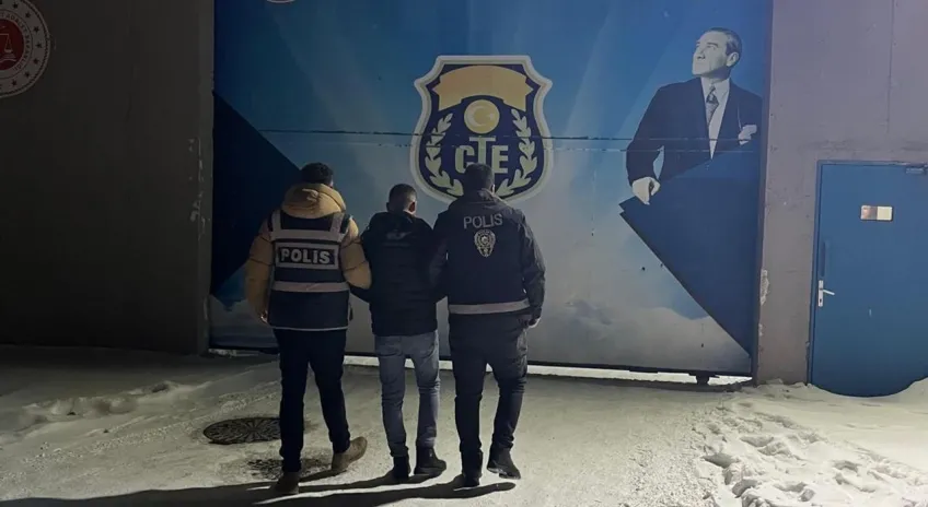 Sarıkamış'ta Uyuşturucu Ticareti Suçundan 15 Yıl Hapis Cezası Bulunan Firari Yakalandı!