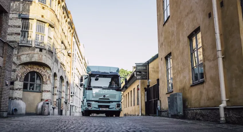 Şehirlerin Yeni Sessiz Gücü: Volvo Trucks'tan 14 Tonluk Elektrikli Hamlesi!
