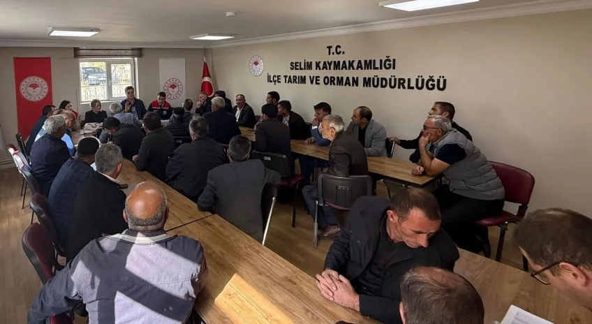 Selim’de muhtarlara yönelik 'Genel Tarım Sayımı Bilgilendirme' toplantısı düzenlendi