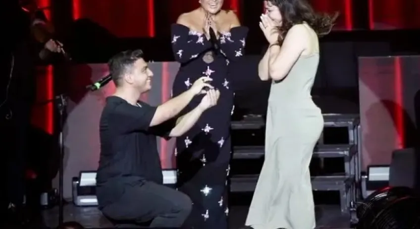Sibel Can Konserinde Sahneye Duygusal Evlenme Teklifi