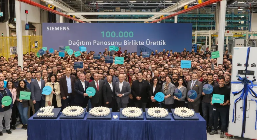 Siemens Türkiye, Gebze Fabrikası'nda 100.000’inci Orta Gerilim Panosunu Üretti
