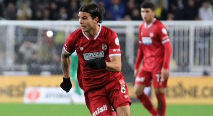Sivasspor’un Yunan orta sahası Charilaos Charisis, Sivas’ta en çok vergi ödeyen 2. isim oldu