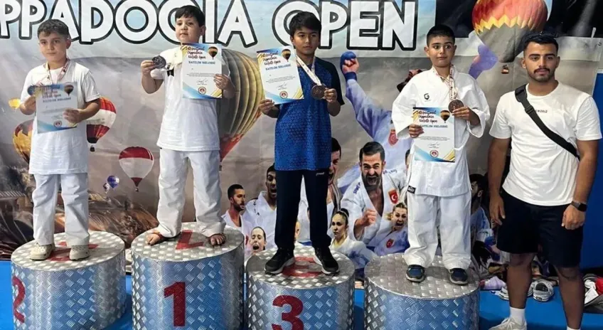 Sporcularımız Kapadokya karate Şampiyonası’ndan madalyalarla döndü