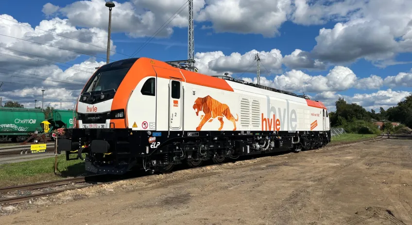 Stadler, 100. EURODUAL Lokomotifini European Loc Pool'a Teslim Etti