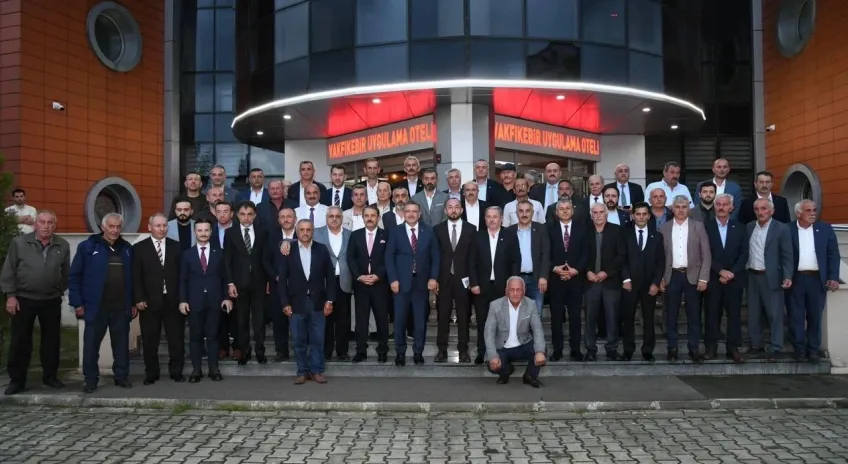Trabzon Büyükşehir Belediye Başkanı Genç, mahalle muhtarıyla buluştu