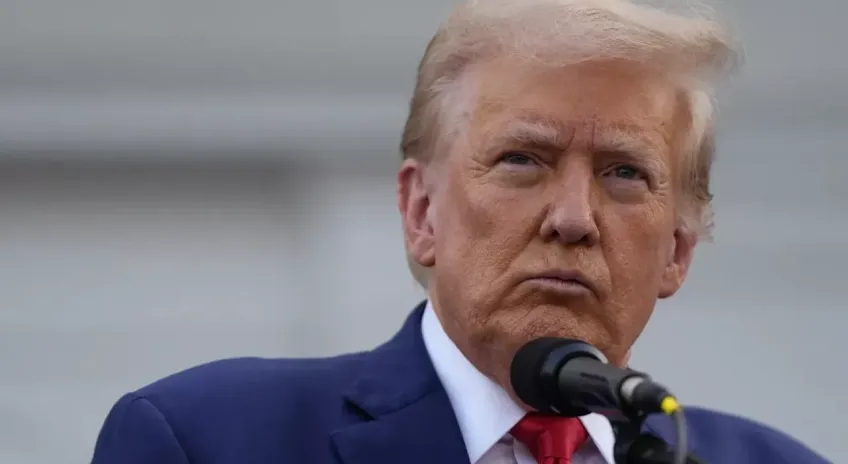 Trump’tan ABC ve NBC’ye sert tepki: Lisansları iptal edilmeli